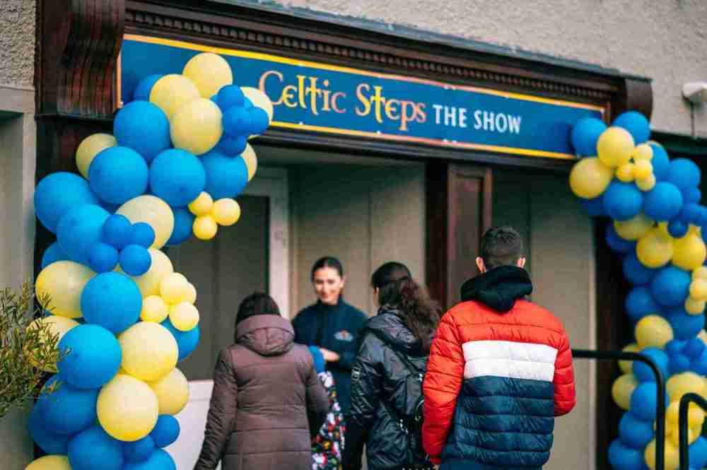 Ukrainian Guests are greeted by sea of yellow and blue balloons on arrival to the theatre.