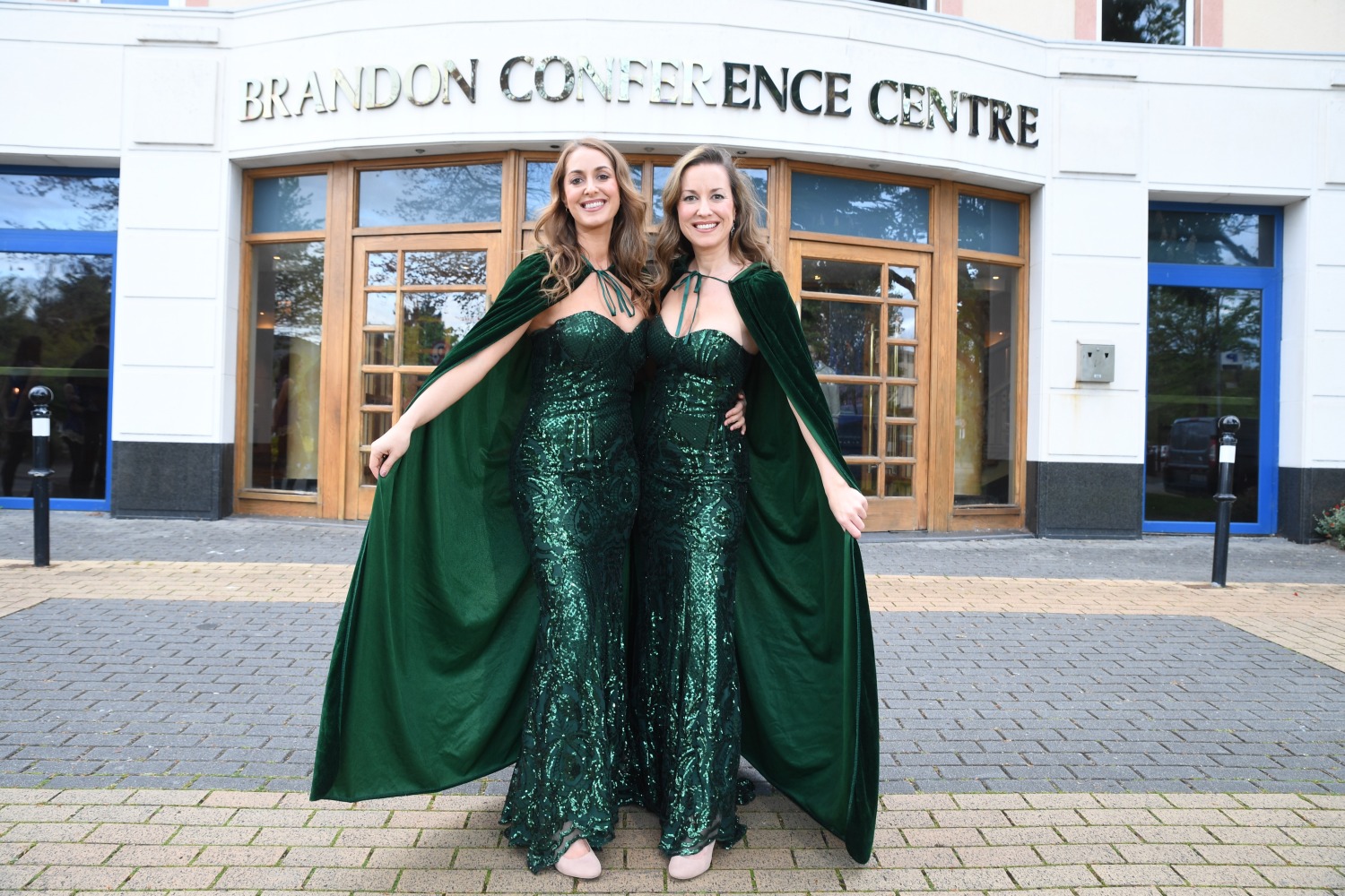 O'Neill Sisters, <span class=